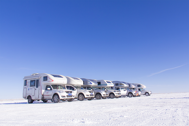 冬季玩雪，開房車這個必須要有