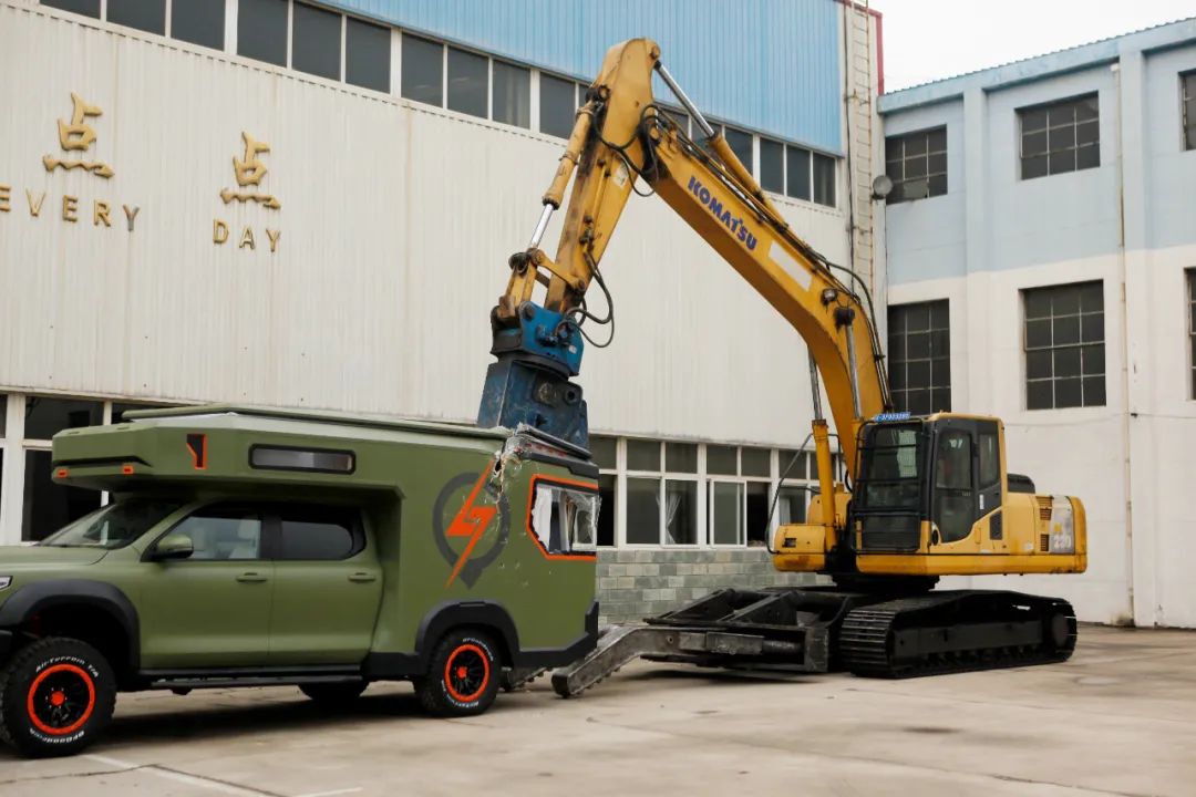 砸掉山海炮旅居車，覽眾房車究竟在搞什么？